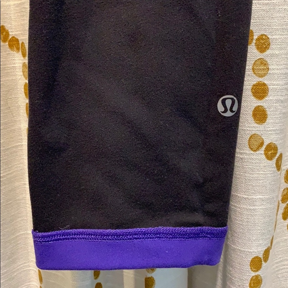 Reversible Lululemon Crops - image 4